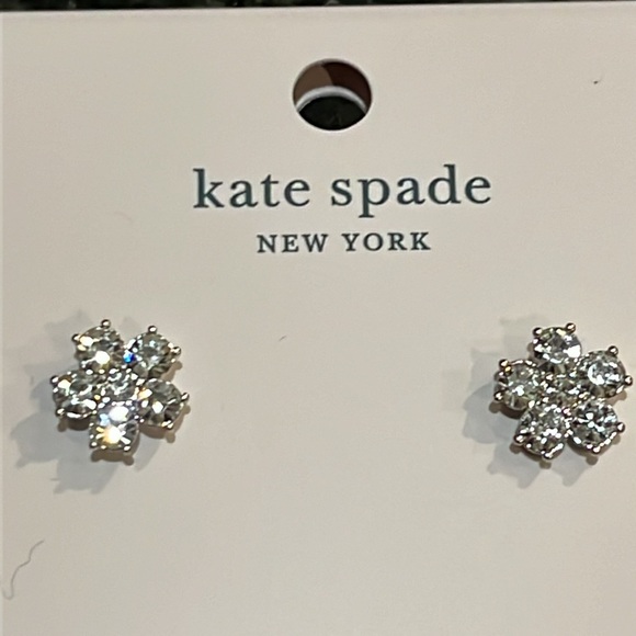 Beatiful Kate Spade CZ Flower Studs - NWT - Picture 9 of 10